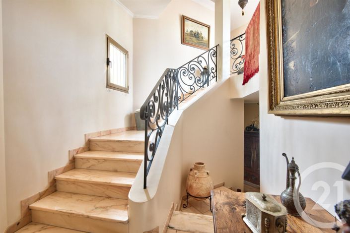 Image No.10-5 Bed House for sale