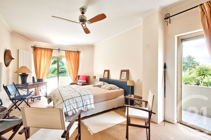 Image No.11-5 Bed House for sale