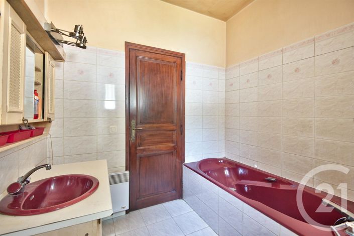 Image No.17-5 Bed House for sale