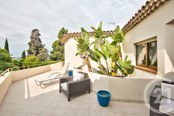 Image No.18-5 Bed House for sale