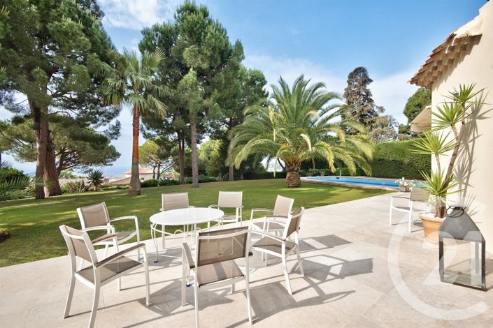 Image No.2-5 Bed House for sale