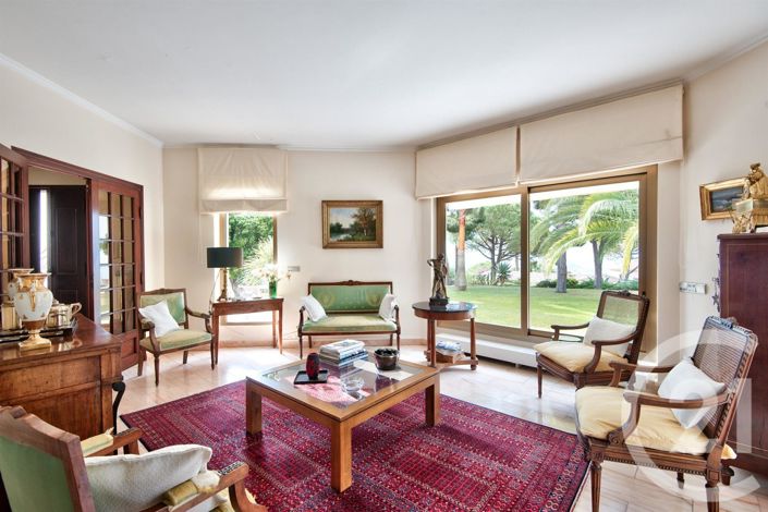 Image No.6-5 Bed House for sale