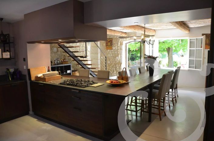 Image No.8-5 Bed House for sale