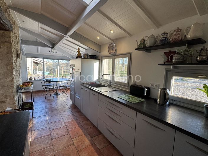 Image No.3-6 Bed House for sale