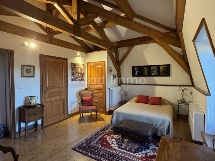 Image No.6-6 Bed House for sale