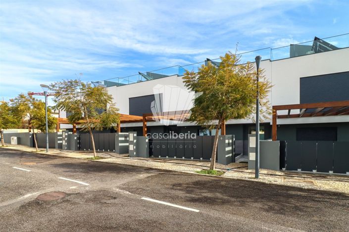 Image No.35-4 Bed House for sale