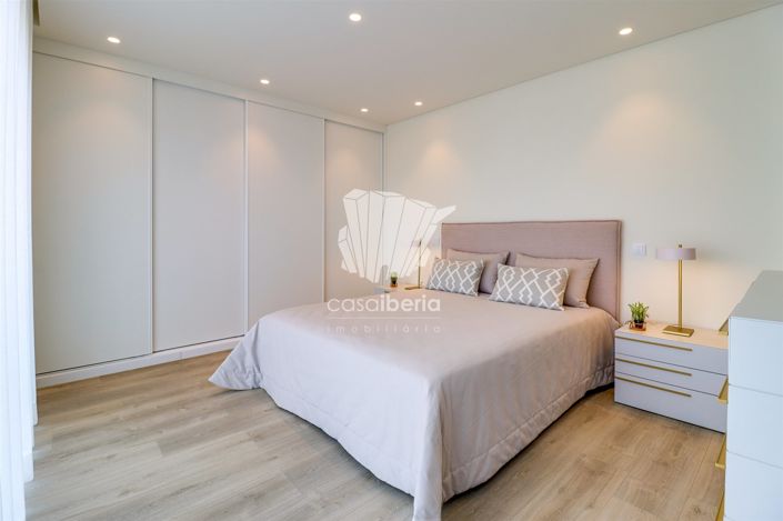 Image No.16-4 Bed House for sale