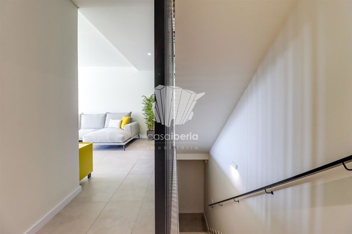 Image No.27-4 Bed House for sale