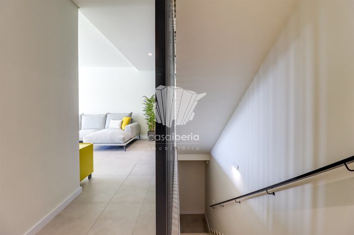 Image No.27-4 Bed House for sale