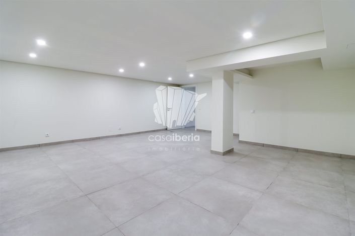 Image No.29-4 Bed House for sale