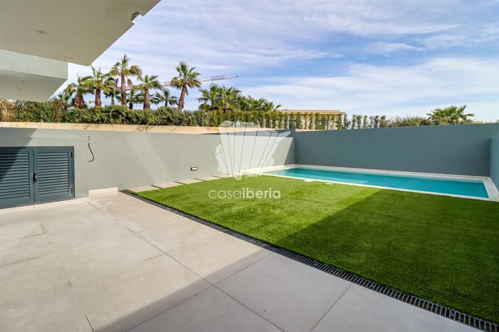 Image No.30-4 Bed House for sale