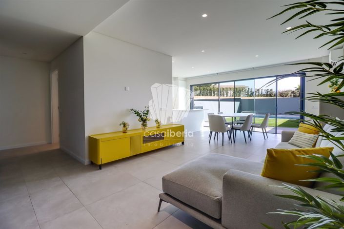 Image No.4-4 Bed House for sale