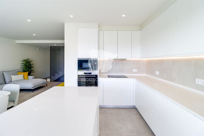 Image No.5-4 Bed House for sale