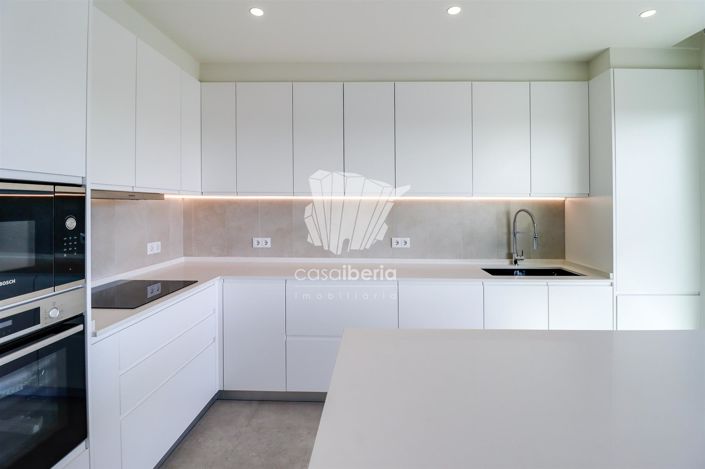 Image No.10-4 Bed House for sale