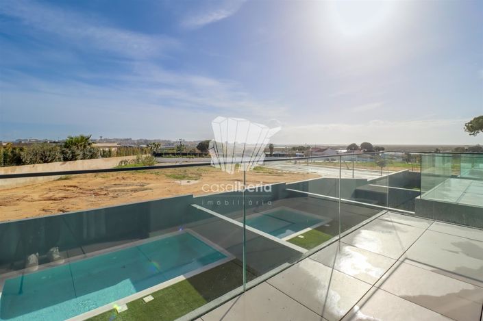 Image No.41-4 Bed House for sale