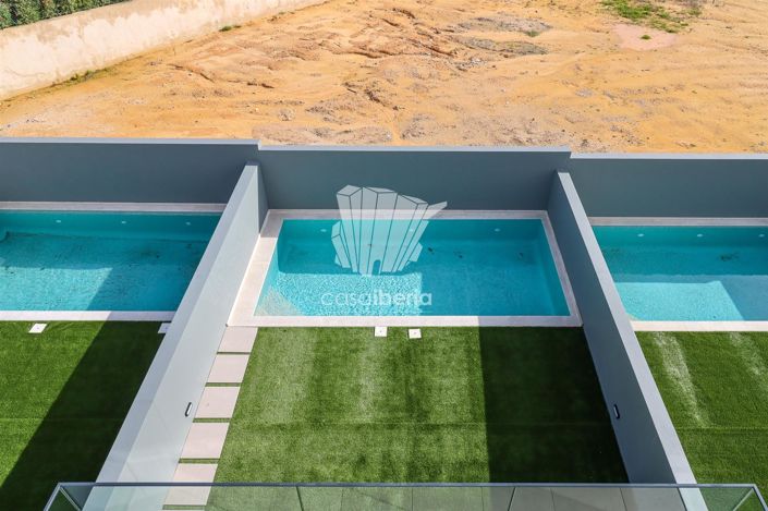 Image No.42-4 Bed House for sale