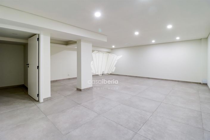 Image No.44-4 Bed House for sale