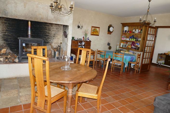 Image No.6-5 Bed House for sale