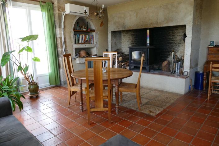 Image No.7-5 Bed House for sale