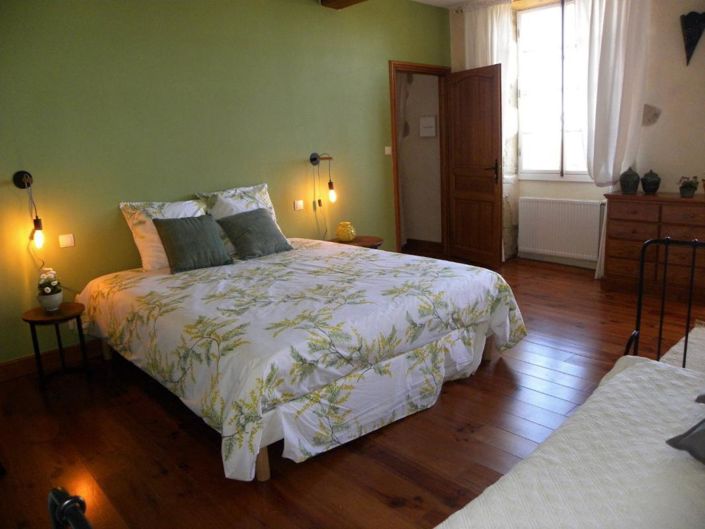 Image No.8-6 Bed House for sale