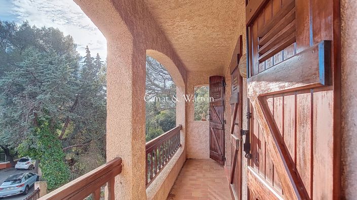 Image No.6-4 Bed House for sale