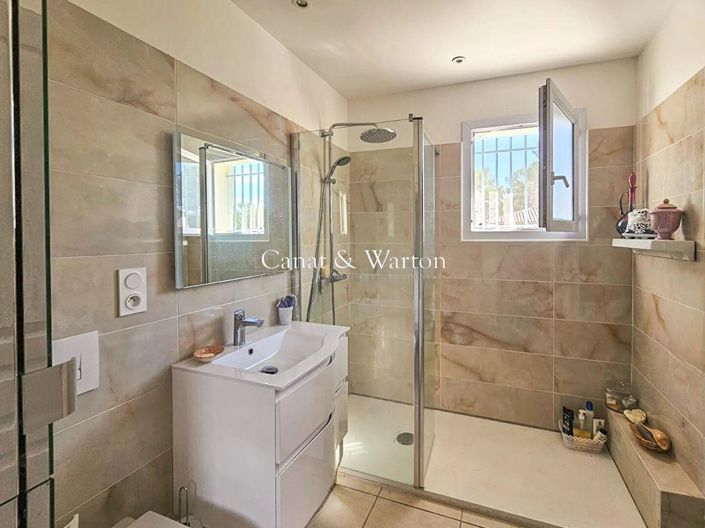 Image No.12-3 Bed House for sale