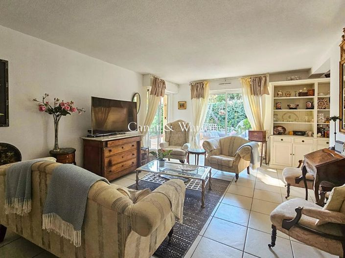 Image No.9-3 Bed House for sale