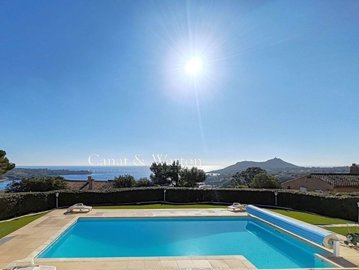1 - Saint-Raphael, House