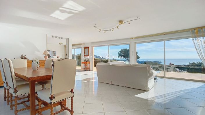 Image No.4-5 Bed House for sale