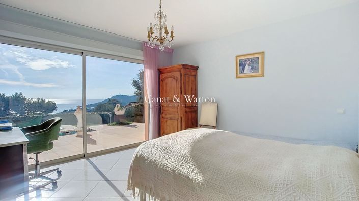 Image No.6-5 Bed House for sale