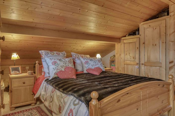 Image No.10-6 Bed House for sale