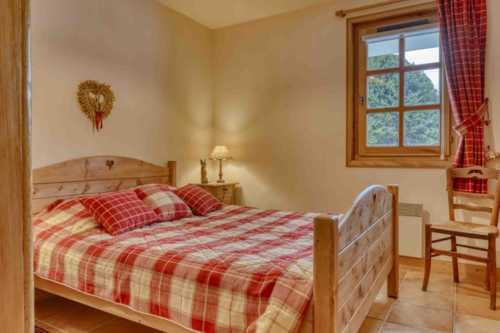 Image No.7-6 Bed House for sale