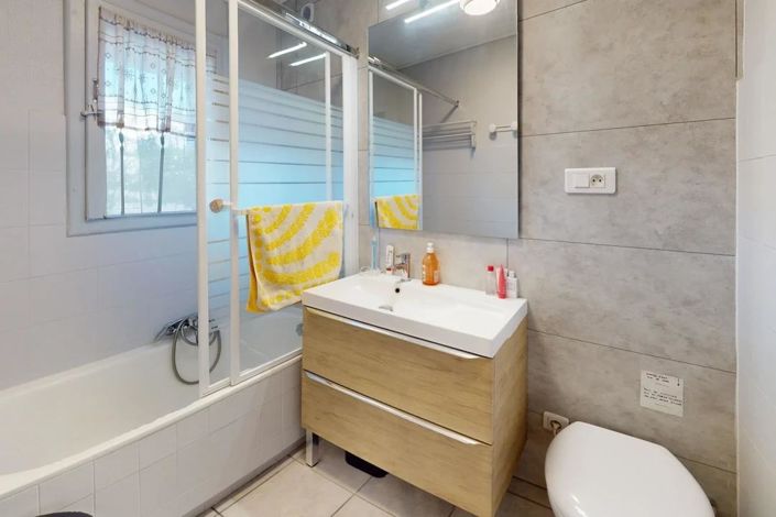 Image No.8-4 Bed Apartment for sale