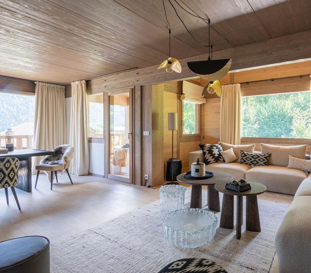 Image No.2-5 Bed Property for sale