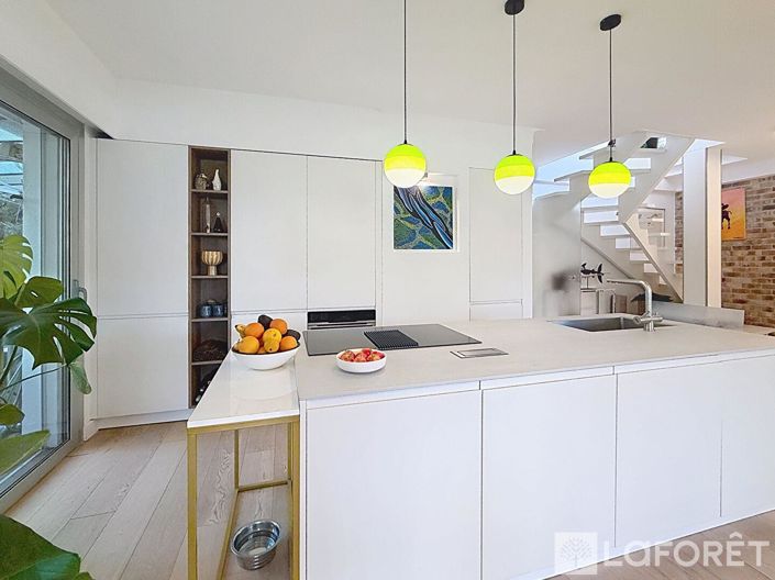 Image No.12-4 Bed Apartment for sale