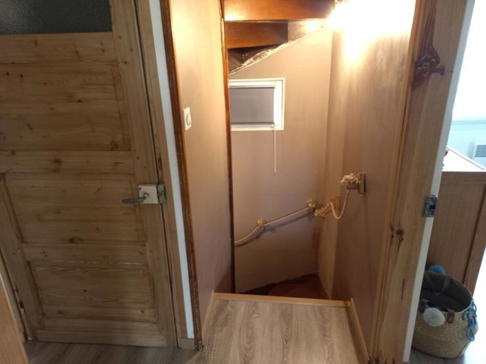 Image No.9-2 Bed House for sale