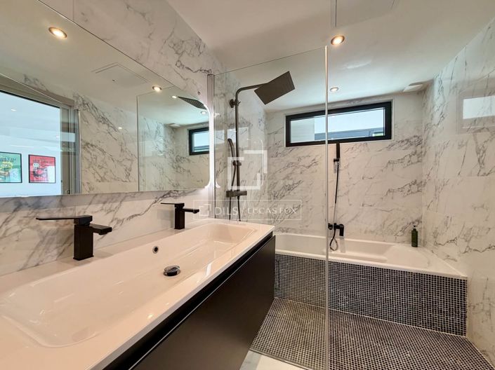 Image No.11-5 Bed House for sale