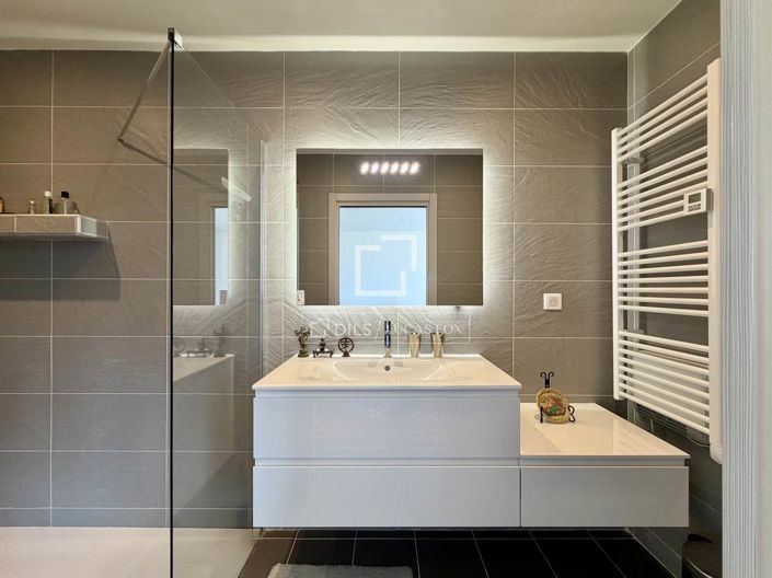 Image No.17-5 Bed House for sale