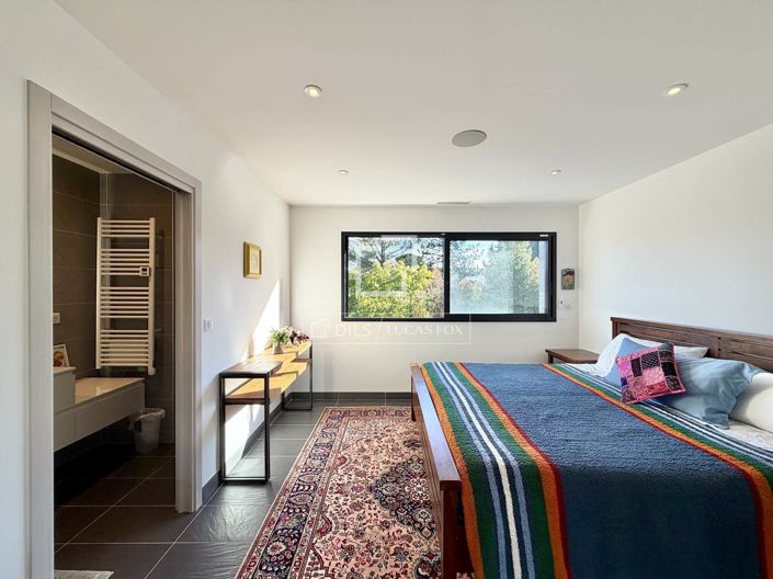 Image No.20-5 Bed House for sale