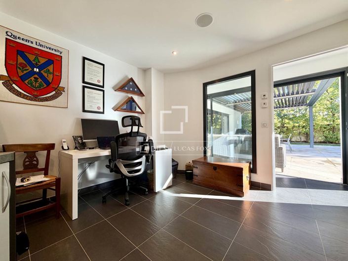 Image No.26-5 Bed House for sale