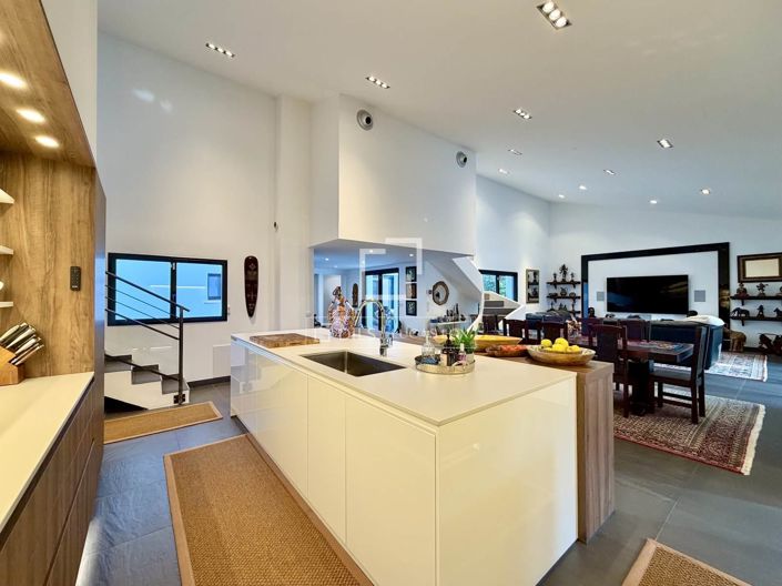 Image No.29-5 Bed House for sale