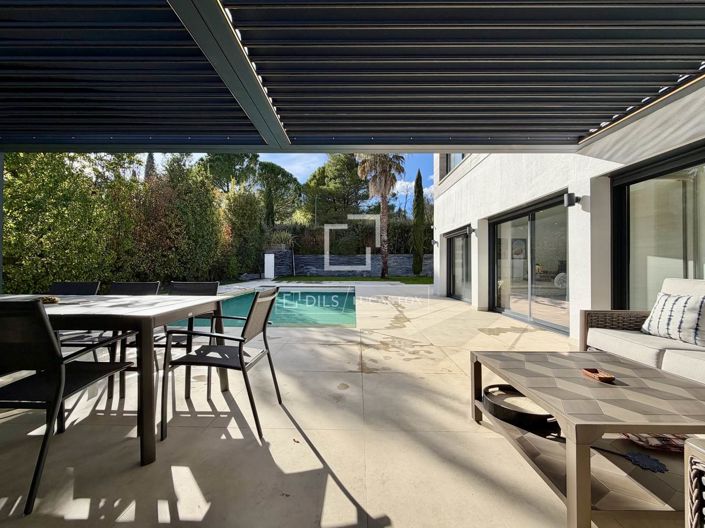 Image No.3-5 Bed House for sale