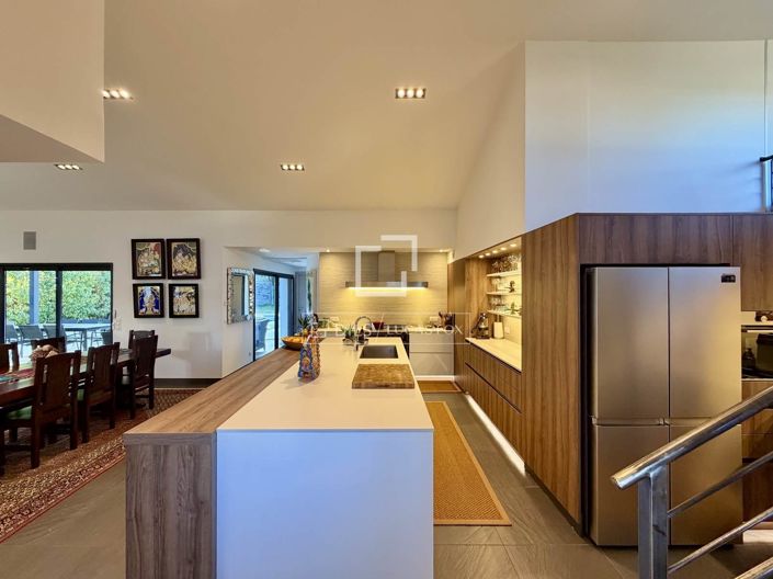 Image No.30-5 Bed House for sale