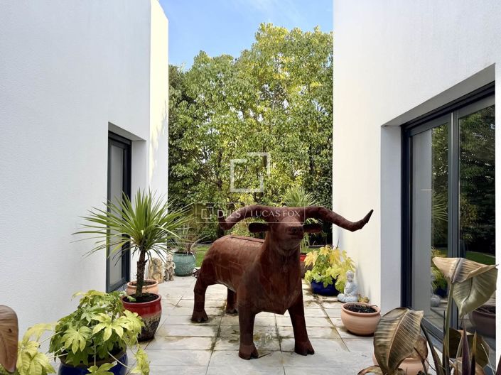 Image No.36-5 Bed House for sale