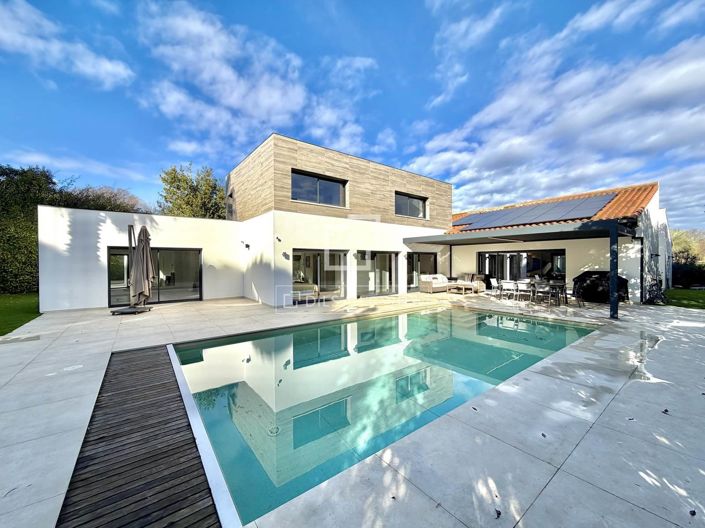 Image No.39-5 Bed House for sale