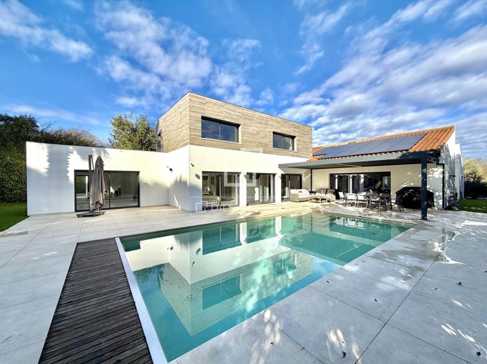 Image No.39-5 Bed House for sale