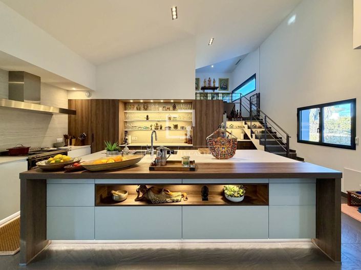 Image No.4-5 Bed House for sale