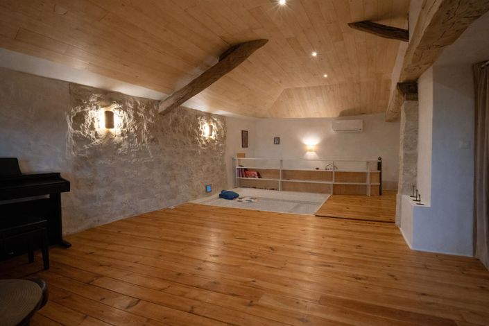 Image No.18-4 Bed House for sale