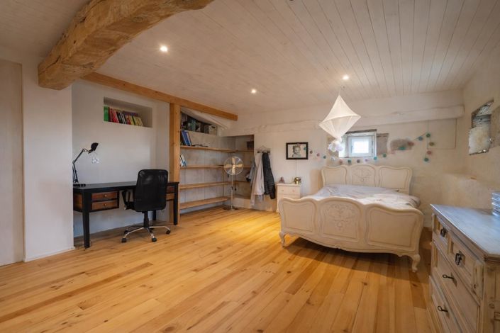 Image No.20-4 Bed House for sale