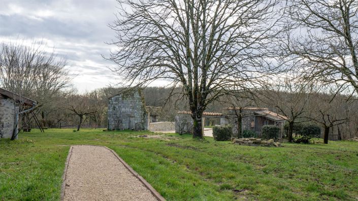 Image No.6-4 Bed House for sale